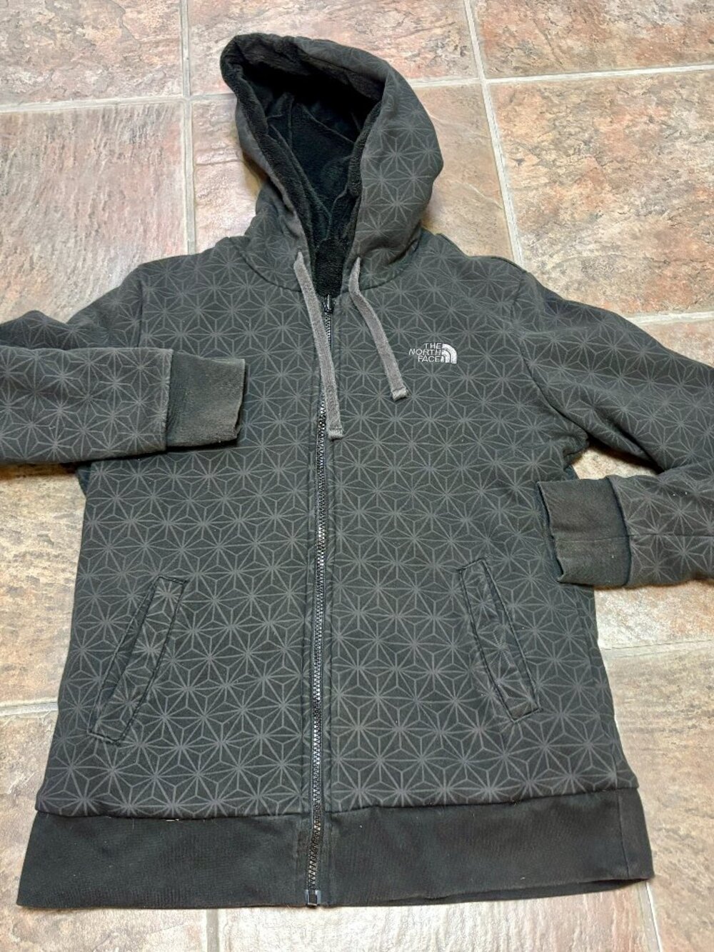 ~~The North Face Reversible Hoodie Woman’s L Black Geometric  ***Shipping Availa
